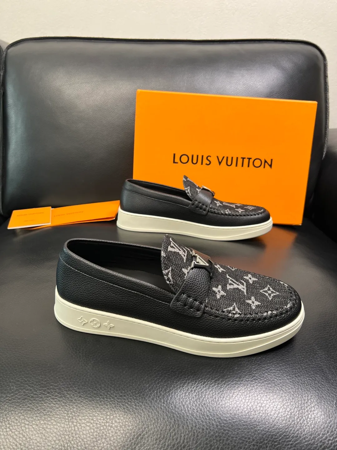 Men's shoes 💰720 Lv high quality top crafts Louis Vuitton, sports sneakers counter synchronization, uppers imported from Italy, high quality splicing colorful complex crafts, imported mesh pads soft and comfortable, soles: original soles specially provided by the original factory, T men's shoes 💰U exclusive movable molded soles super comfortable, original factory single goods, code number 38-44 (customized 45)